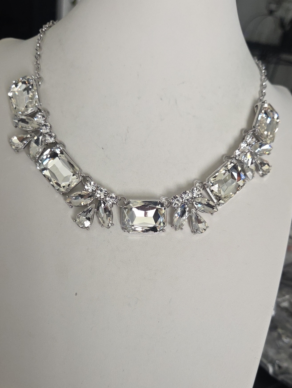 Paparazzi White Bling Necklace NWT